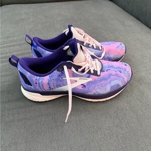 Womens Purple and Pink Brooks Athletic Shoes. Size 10